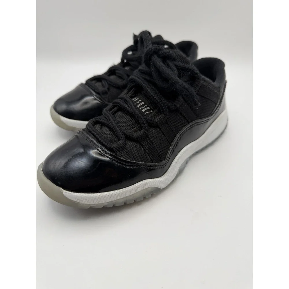 Nike Air Jordan 11 Retro Low 